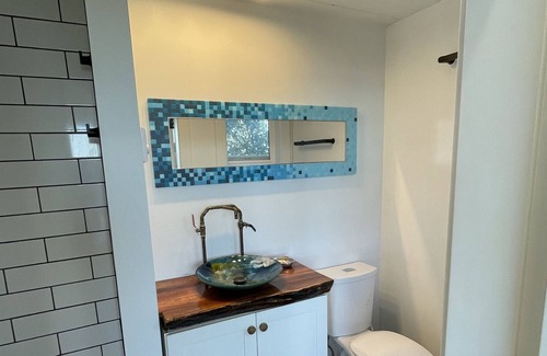 Salt Spring Island Apartment | Lofty View Retreat