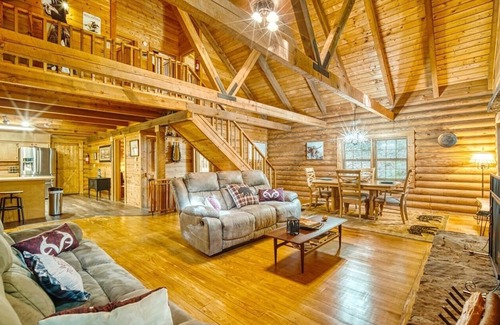 Blairsville Cabin | Log cabin, Blue Rdg. Mtn., A.T., Helton Crk falls, Vogel St. Park, near Helen