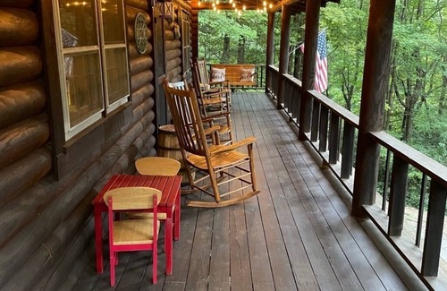 Blairsville Cabin | Log cabin, Blue Rdg. Mtn., A.T., Helton Crk falls, Vogel St. Park, near Helen