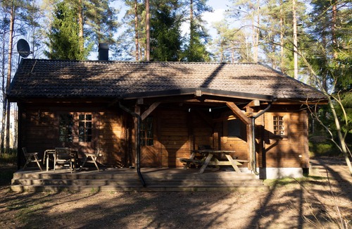Hallaryd Cabin | Log cabin for 4 + 2 people, 80m2 in the middle of the forest between 2 lakes
