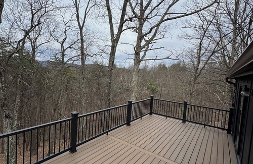 James Creek Cabin | Log cabin minutes from Raystown Lake!