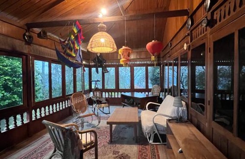 Ciloto Villa | Log Cabin Mountain View Tugu Selatan Cisarua
