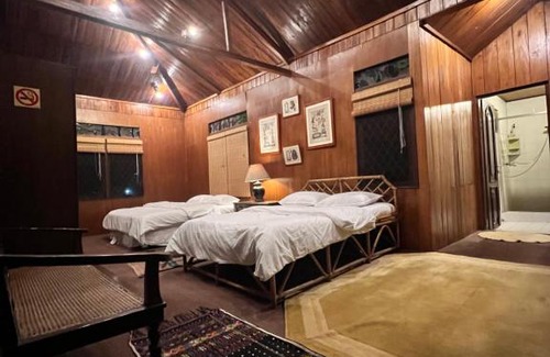 Ciloto Villa | Log Cabin Mountain View Tugu Selatan Cisarua