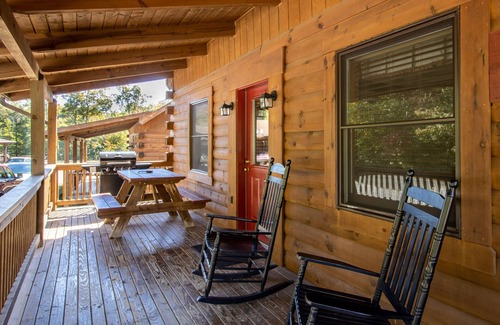 Spotsylvania Cabin | Log Cabin Multi Lvl Queen Wilderness Presidential