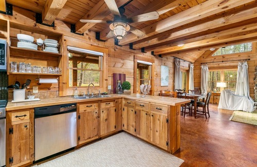 Ludlow Cabin | Log Cabin On The Lake