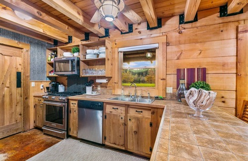 Ludlow Cabin | Log Cabin On The Lake