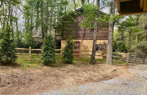 Apple Ridge House | Log Cabin
