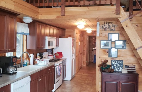 Morgan House | Log Cabin Vacation Rental