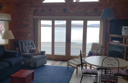 Morgan House | Log Cabin Vacation Rental
