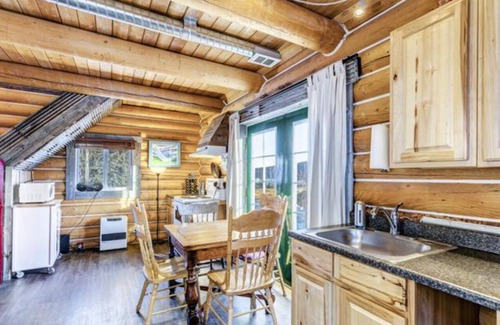 Yukon Cabin | Log Cabin with Amazing Mountain & Lake Views (Pet Friendly)