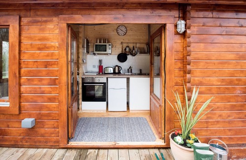 Maidstone Cabin | Log cabin with hot tub , dog friendly. ideal for walkers or a romantic break