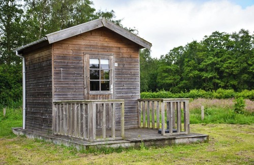 Vogelenzang RV Rental | Log cabins are a basic accommodation if you don't want to rent an expensive hotel room or chalet. Ideal for cyclists, backpackers, and hikers.
