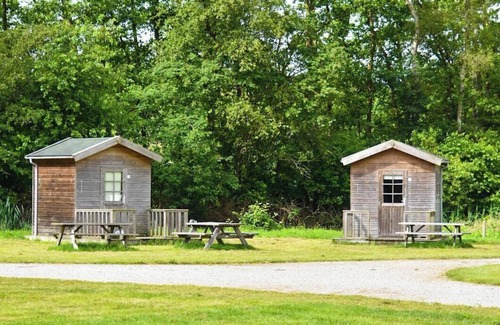 Vogelenzang RV Rental | Log cabins are a basic accommodation if you don't want to rent an expensive hotel room or chalet. Ideal for cyclists, backpackers, and hikers.