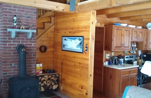 Thornton House | Log Home in Beautiful Mountain Valley
