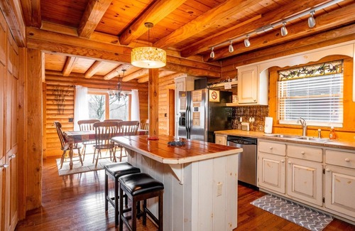 Draper House | Log Home w/Incredible View of Claytor Lake 4BS8 - In the Clouds