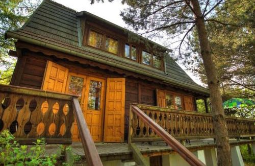 Gizycko House | Log House by Lake Tajty, Masurian Lakes Trail