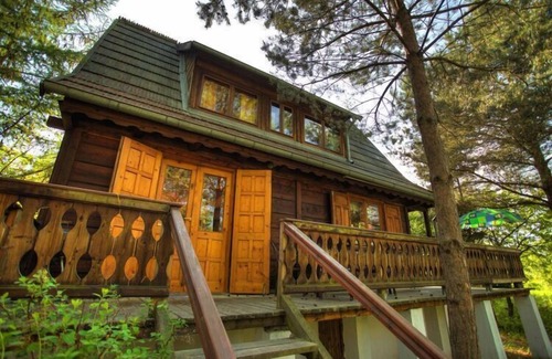 Gizycko House | Log House by Lake Tajty, Masurian Lakes Trail