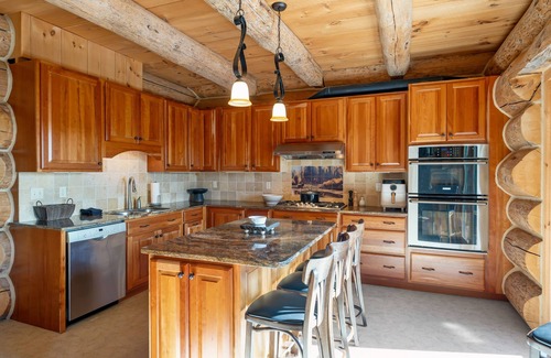 Hartland Four Corners House | Log manor on 65 private acres of land with entertaining amenities & hot tub