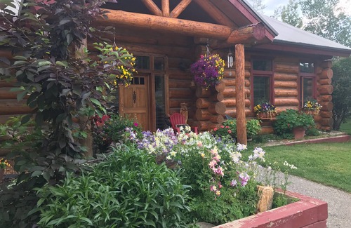 Baldy Mountain House | Log View Lodge Dog FriendlyUnobstructed Views From Every Room Private Hot Tub