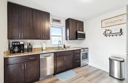 Frederick House | Logan's House - convenient, clean, comfortable & safe. Free EV charger onsite!