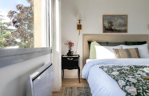Valence Apartment | Logement 2 chambres spacieux Lit King Verdun parking gratuit