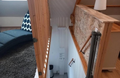 Dun-sur-Auron Apartment | Logement climatisé à la campagne avec terrasse