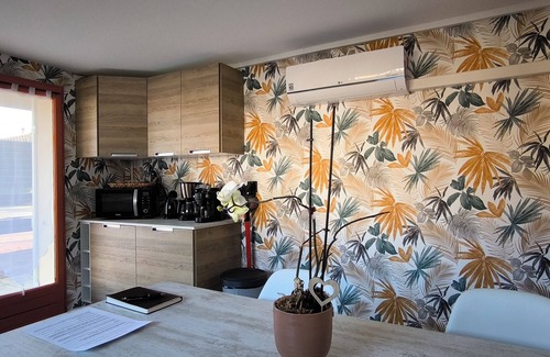 Parentis-en-Born House | Logement Cosy Proche de Toutes Commodités au Calme, Forêt, Lac, Piscine, Vélos,