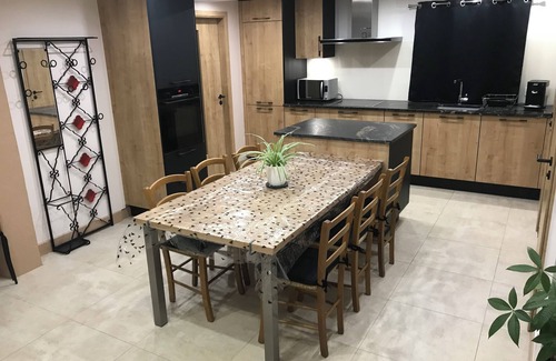 Ebersheim Apartment | Logement de 80 m2 Pour 1 à 6 Personnes Dans un Corps de Ferme et Cour Privative