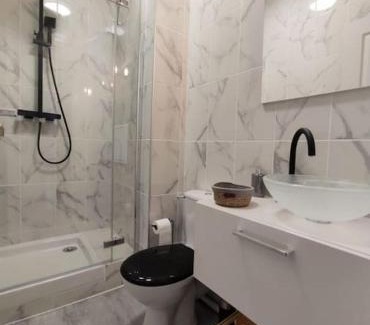 Faubourg Sud Apartment | Logement de charme proche centre-ville - TV - WiFi