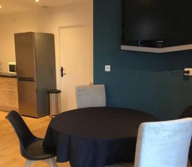 Les Iffs Apartment | Logement neuf avec jardin privé 4 couchages Option piscine