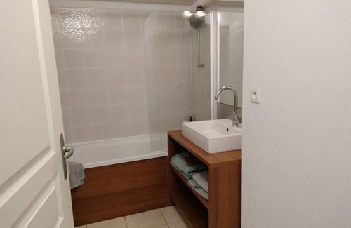 Azille Apartment | Logement :résidence Château de Jouarres - Azille