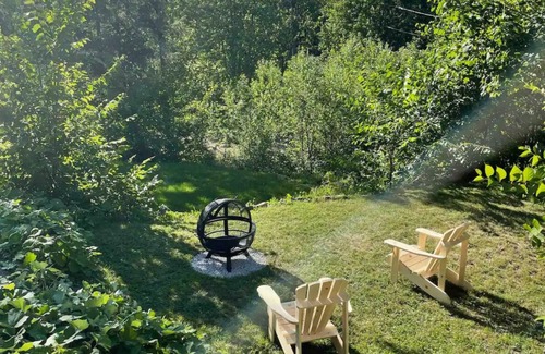 Brownsburg-Chatham Apartment | Logement Tranquille en Nature, Près de Toutes les Commodités!