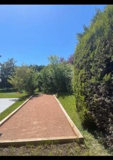 Alix Apartment | Logements chaleureux dans Maison avec piscine à 35 min de LYON
