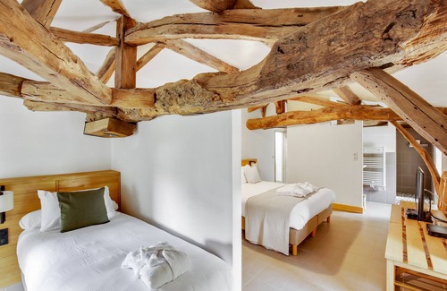Saint-Etienne-De-Lisse Bed & Breakfast | Logis DE Valandraud