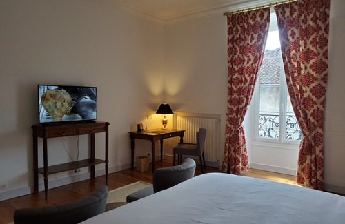 Cognac Bed & Breakfast | Logis des Tourelles, the Chesnel room