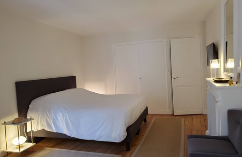 Cognac Bed & Breakfast | Logis des Tourelles, the Salignac room (3 people)
