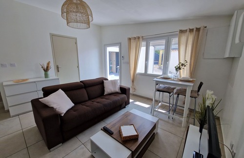 Saint-Loup House | Logis des Trois Ponts