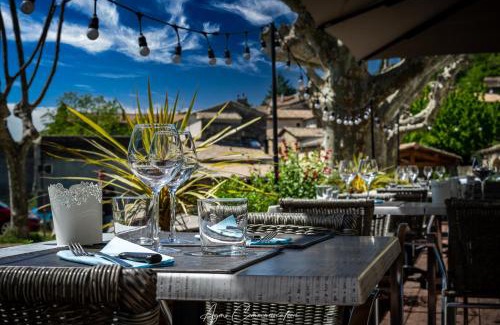 Puy-Saint-Martin Hotel | Logis du Champ De Mars