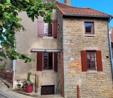 Saint-Sernin-du-Plain Apartment | Logis du Mont