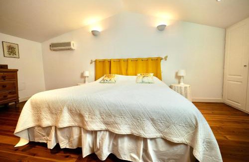Criteuil-la-Magdeleine Bed & Breakfast | Logis du paradis