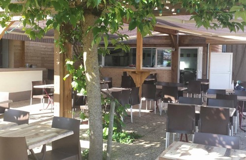 Saint-Etienne-de-Maurs Hotel | Logis Hôtel Cruzel