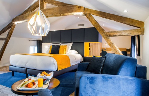 Joux Hotel | Logis Hôtel Le Tilia
