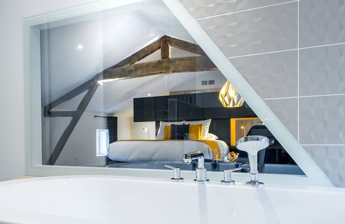 Joux Hotel | Logis Hôtel Le Tilia