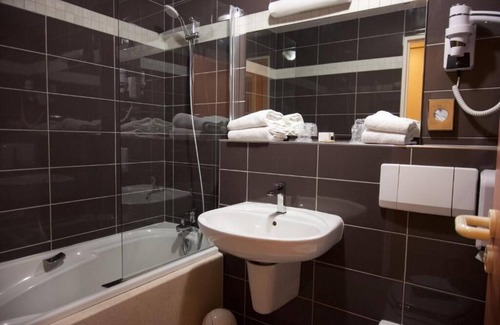 Autun Hotel | Logis Hôtel Restaurant La Tête Noire