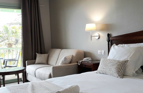Bazas Hotel | Logis Hôtels- Hôtel et Restaurant Domaine de Fompeyre