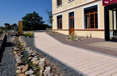 Estivareilles Hotel | Logis Hostellerie du Lion d'Or
