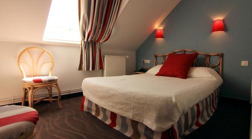 Saint-Vaast-la-Hougue Hotel | Logis Hotel Les Fuchsias