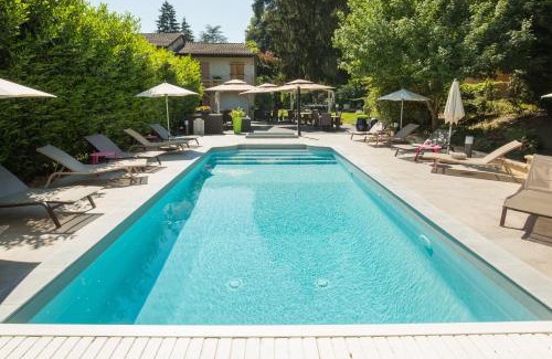 La Boisse Hotel | Logis Hotel Le Petit Casset