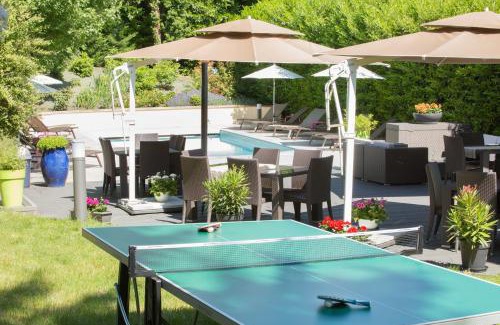 La Boisse Hotel | Logis Hotel Le Petit Casset