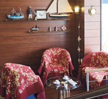 Le Mesnil-en-Vallee Hotel | Logis Hotels - Au Poisson d'Argent - Hôtel 3 étoiles et restaurant